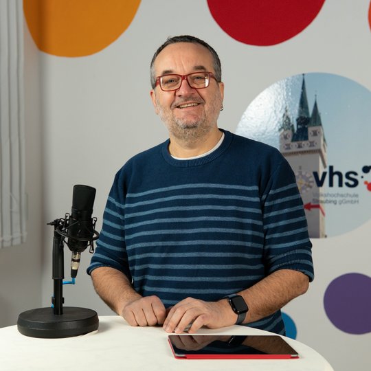 Ulrich Holzapfel, VHS-Leiter, Prokurist